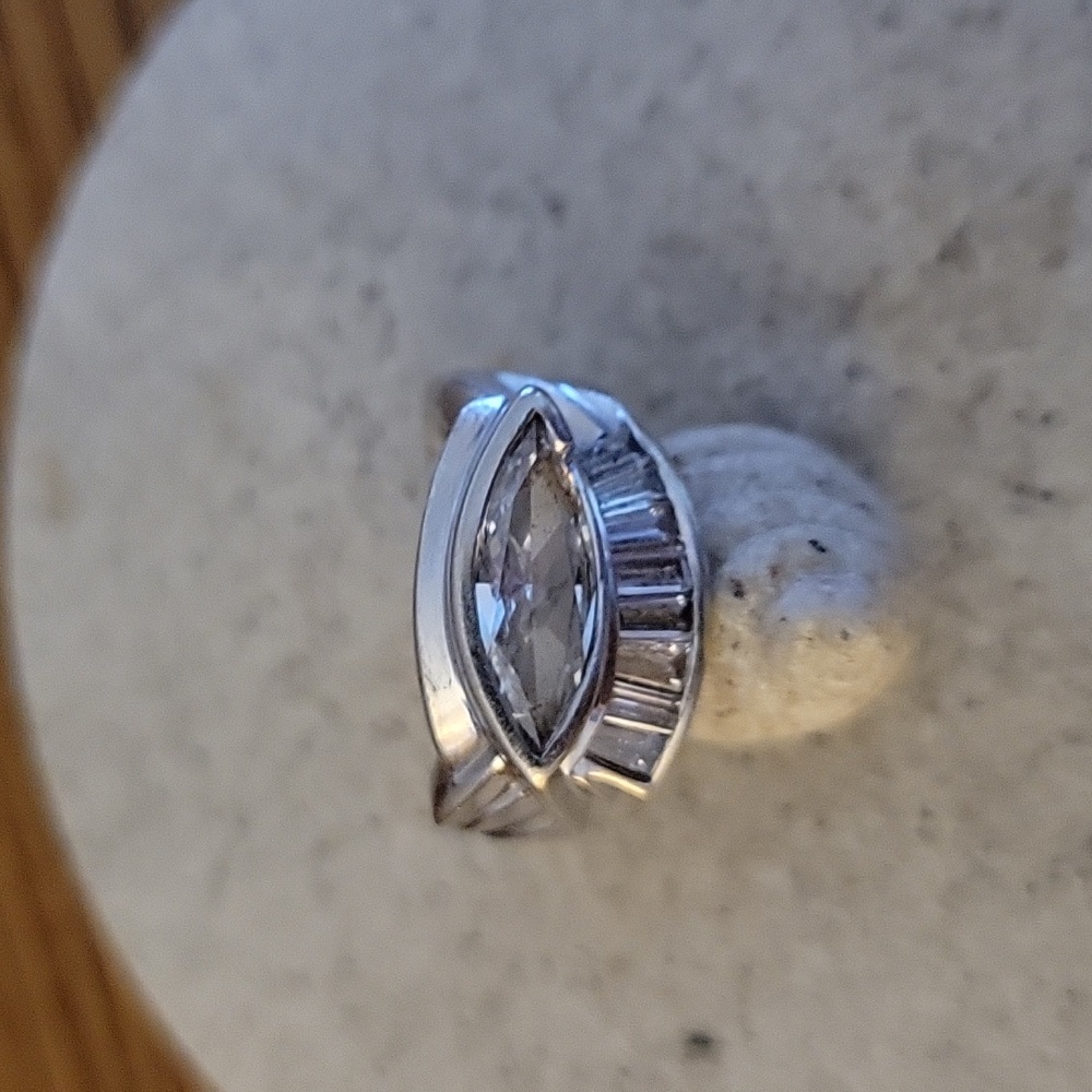 Women's Diamond Ring
